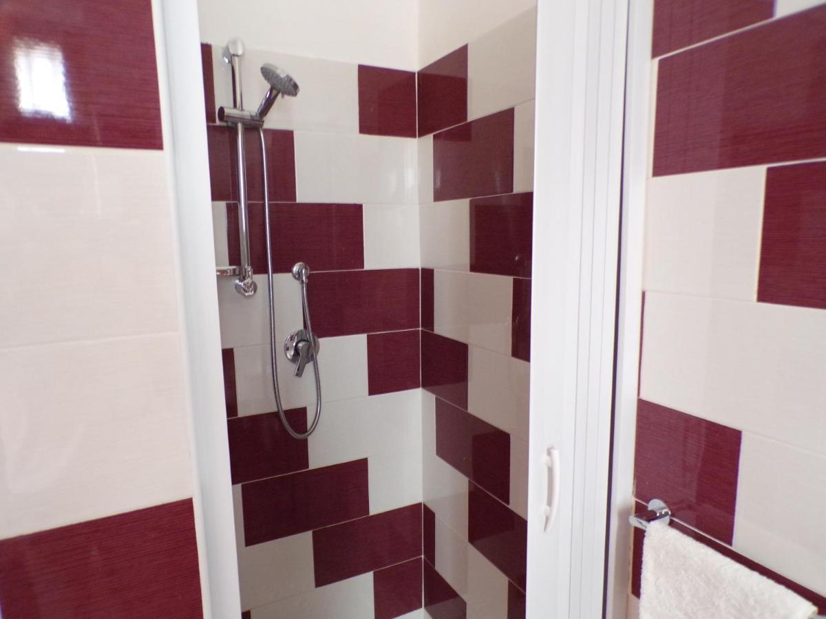 Nuova Aurora Rent Rooms Roccalumera Kültér fotó