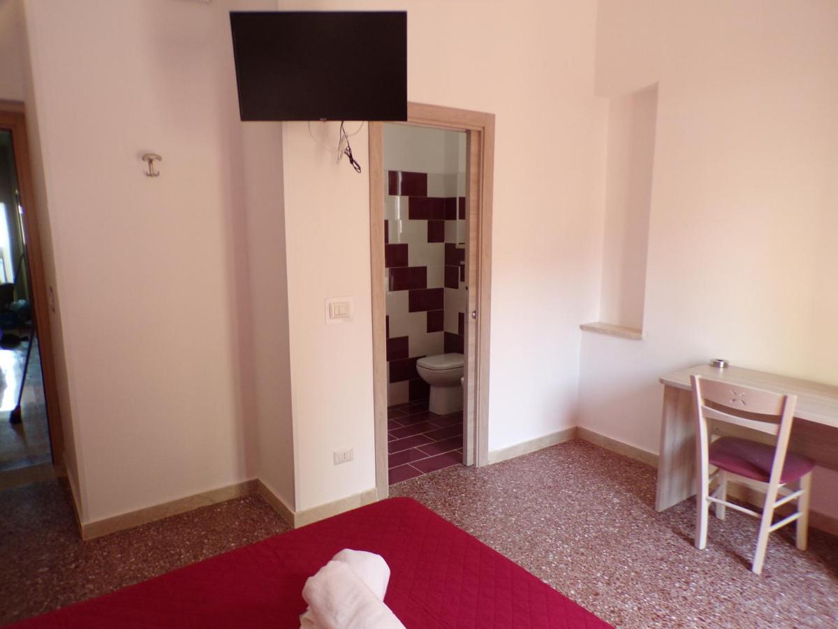Nuova Aurora Rent Rooms Roccalumera Kültér fotó