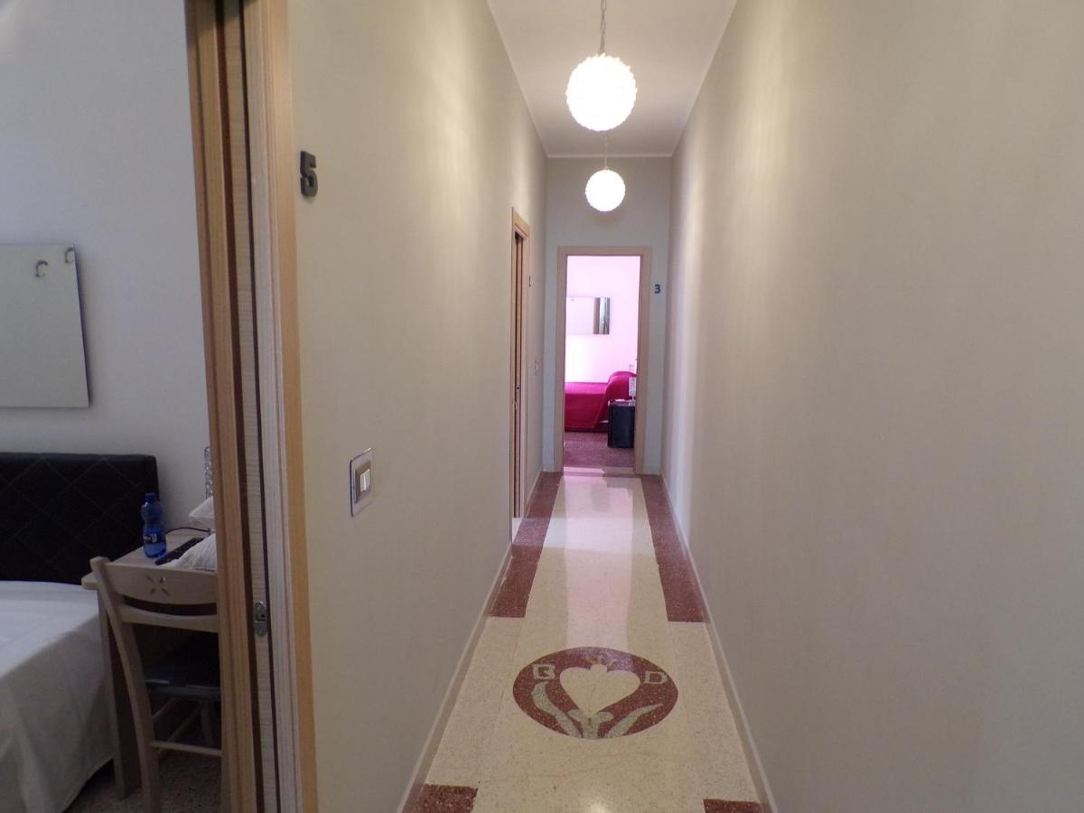 Nuova Aurora Rent Rooms Roccalumera Kültér fotó
