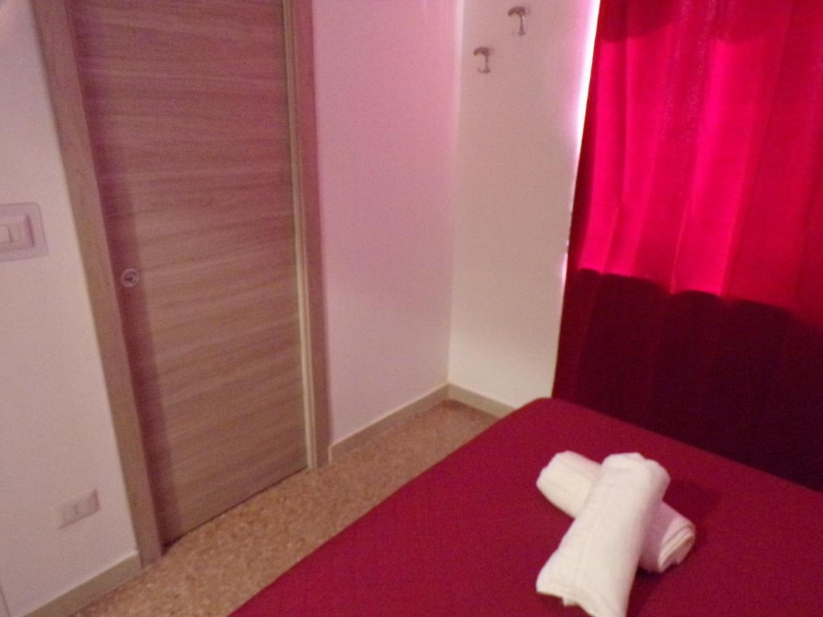 Nuova Aurora Rent Rooms Roccalumera Kültér fotó