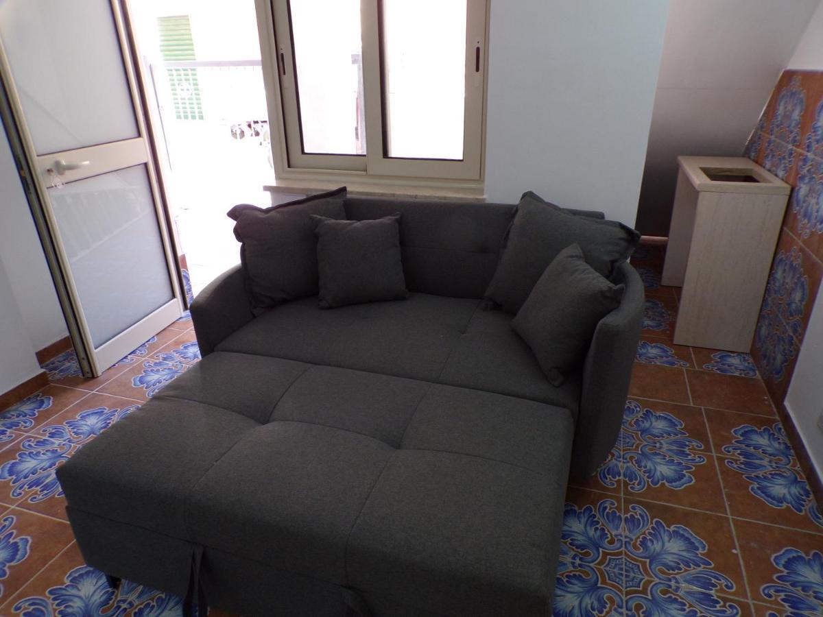 Nuova Aurora Rent Rooms Roccalumera Kültér fotó