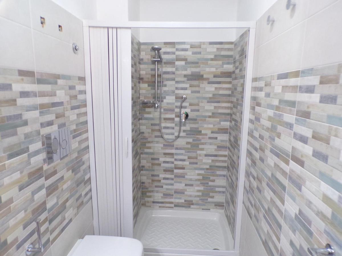 Nuova Aurora Rent Rooms Roccalumera Kültér fotó