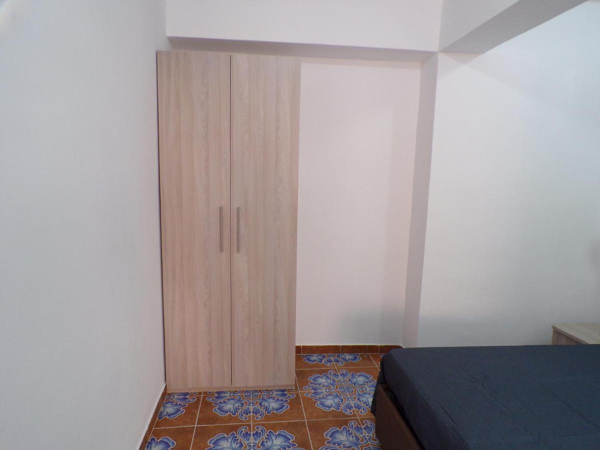 Nuova Aurora Rent Rooms Roccalumera Kültér fotó