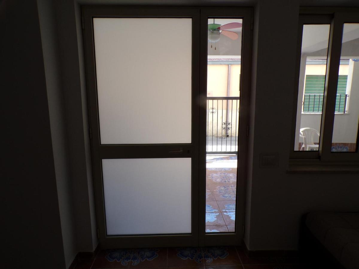 Nuova Aurora Rent Rooms Roccalumera Kültér fotó