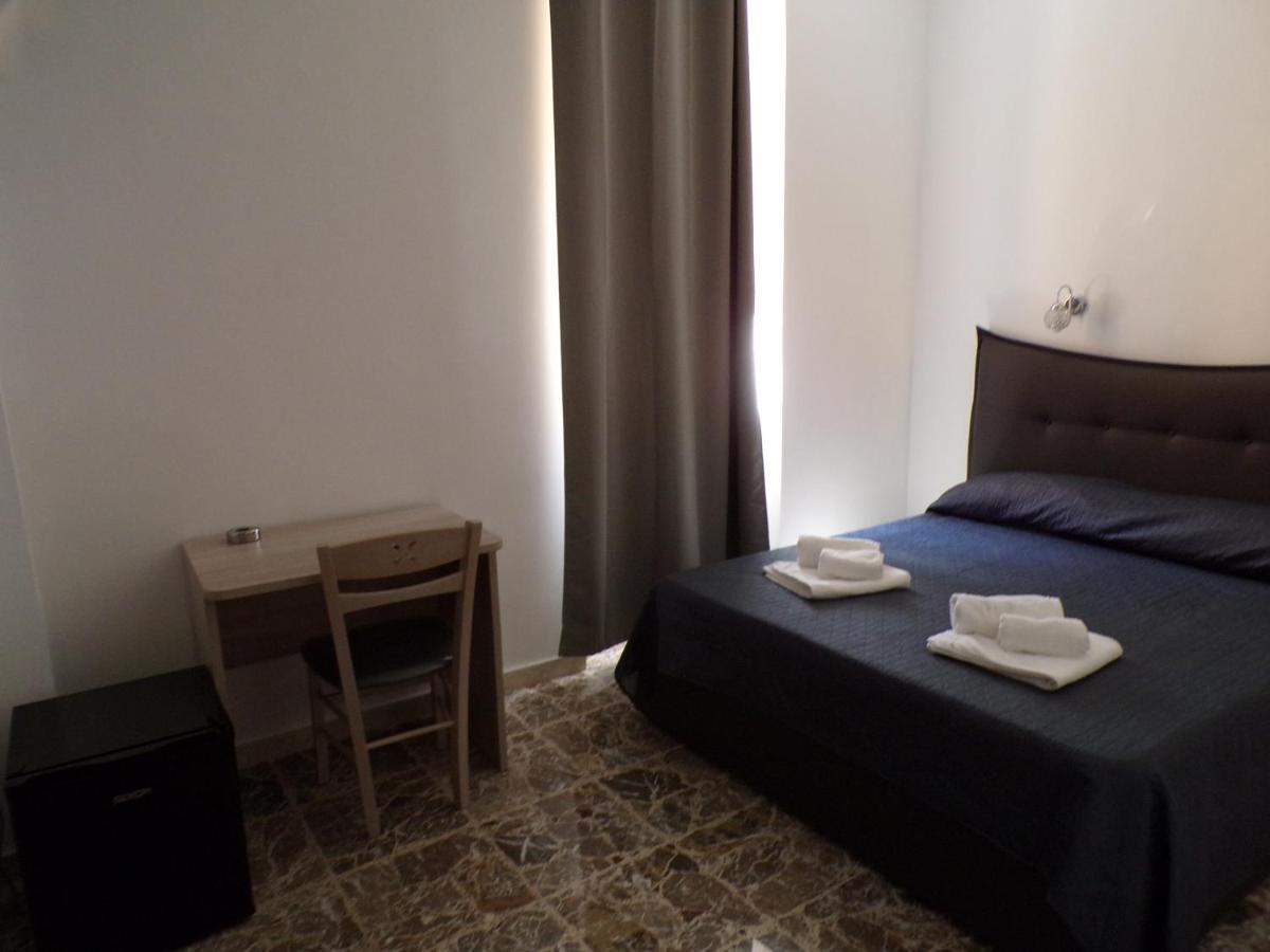 Nuova Aurora Rent Rooms Roccalumera Kültér fotó