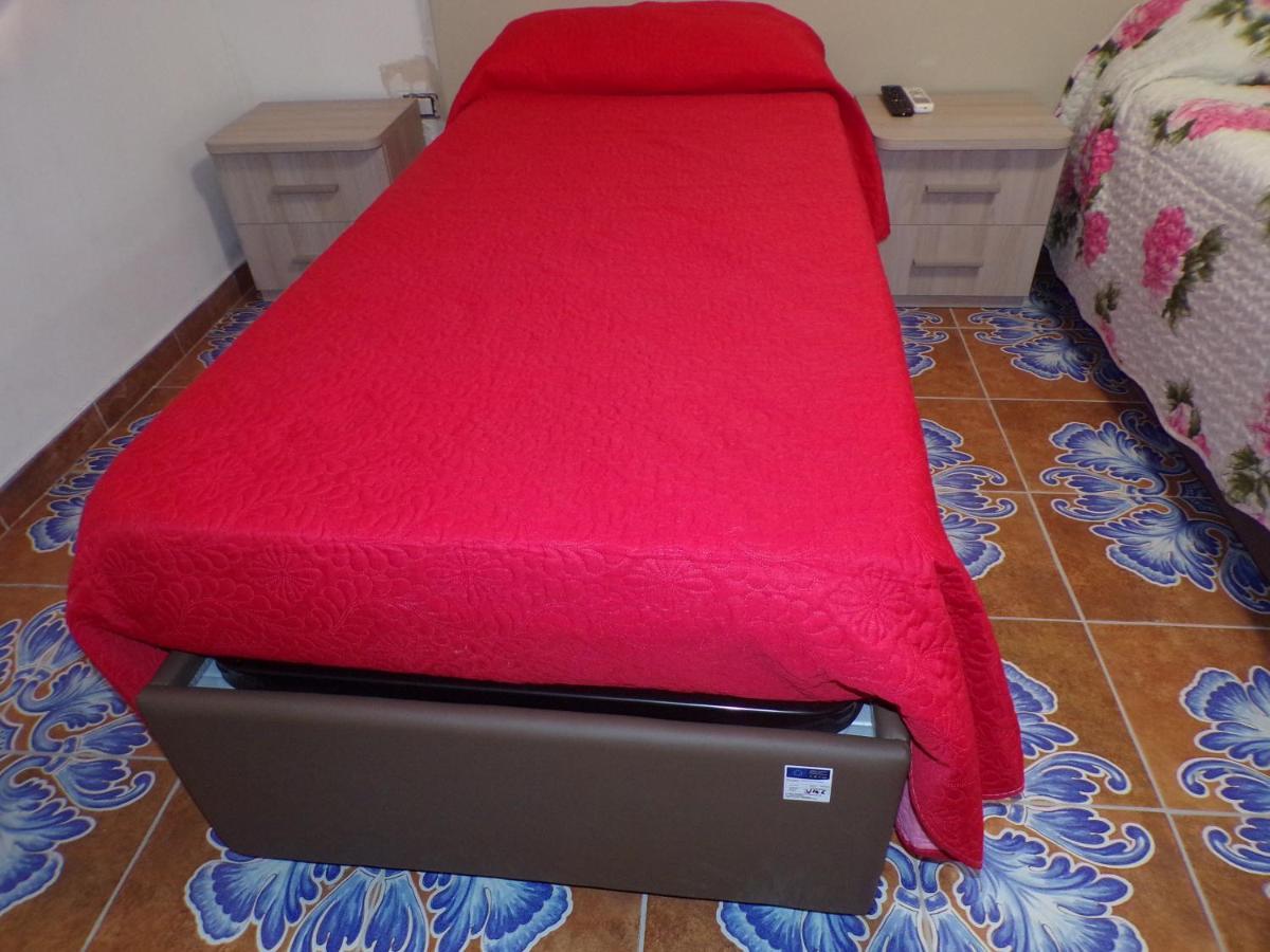 Nuova Aurora Rent Rooms Roccalumera Kültér fotó