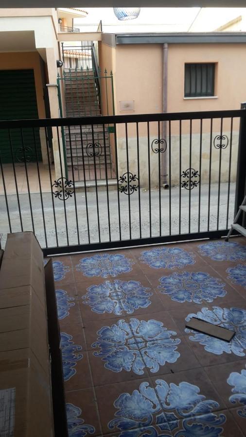 Nuova Aurora Rent Rooms Roccalumera Kültér fotó
