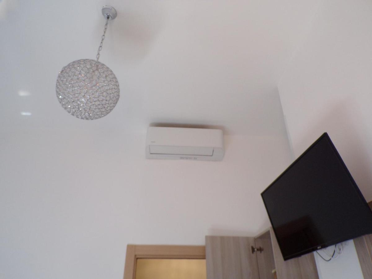Nuova Aurora Rent Rooms Roccalumera Kültér fotó