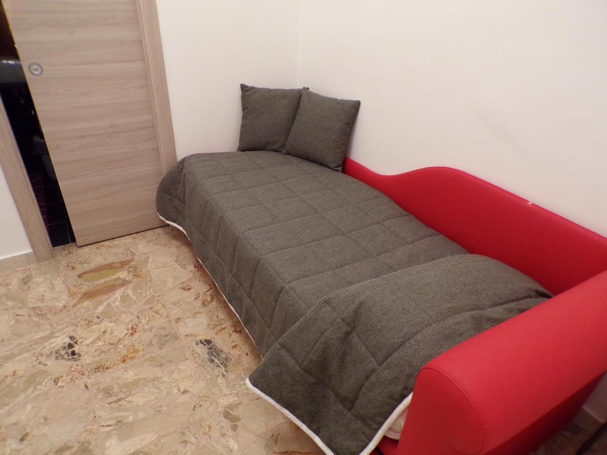 Nuova Aurora Rent Rooms Roccalumera Kültér fotó