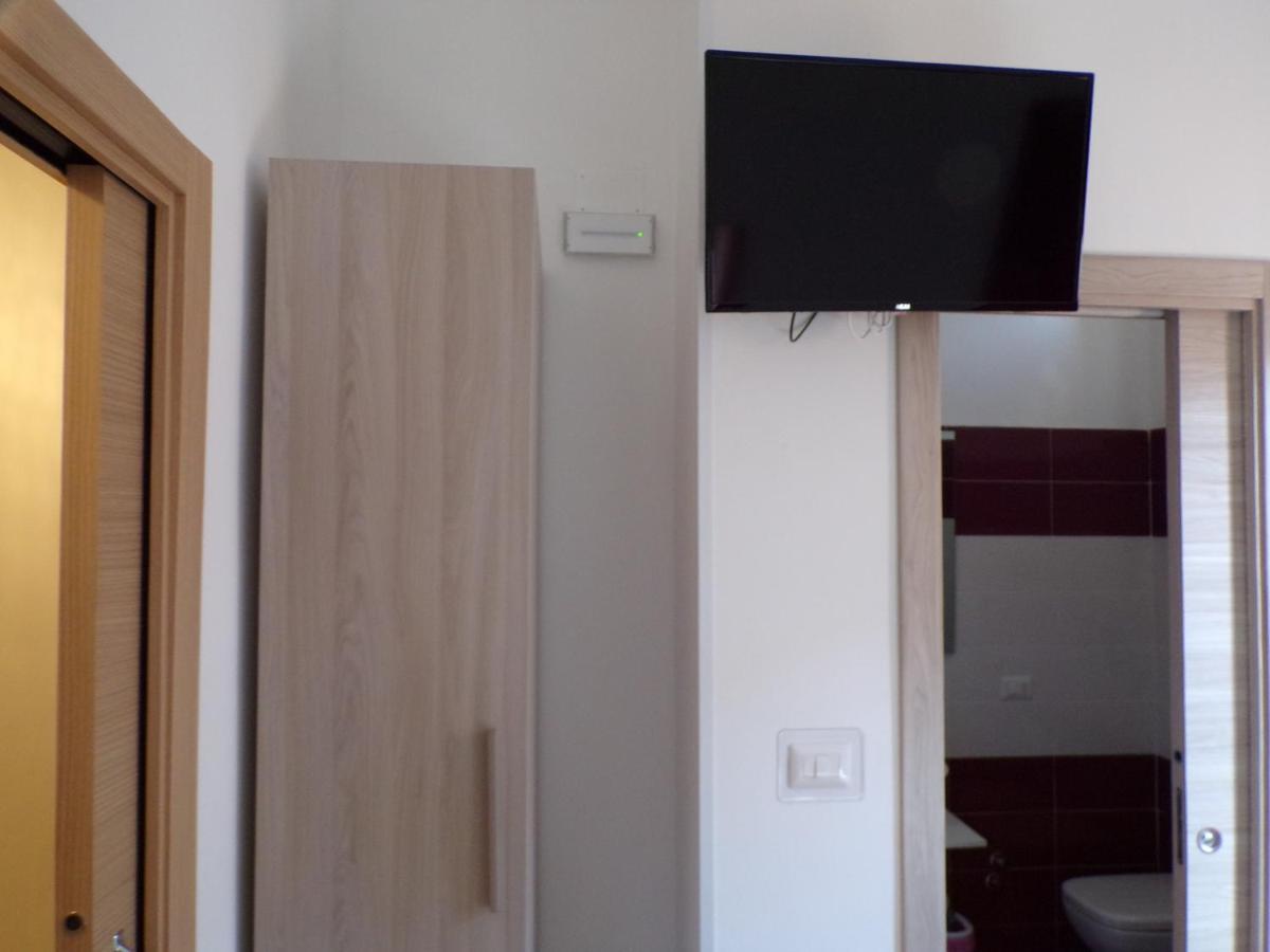 Nuova Aurora Rent Rooms Roccalumera Kültér fotó
